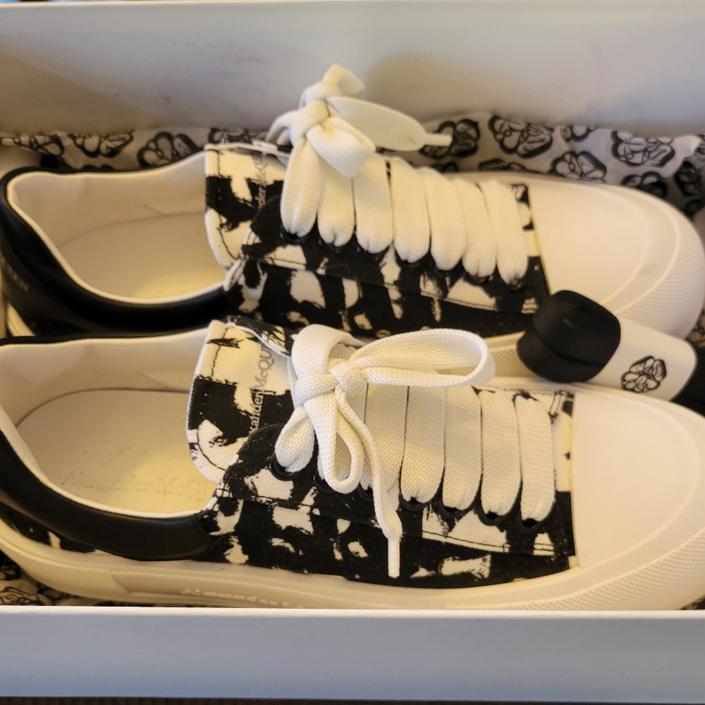 Alexander McQueen Black White Graffiti Logo Print Platform Sole Sneakers EU 43 - Picture 2 of 7